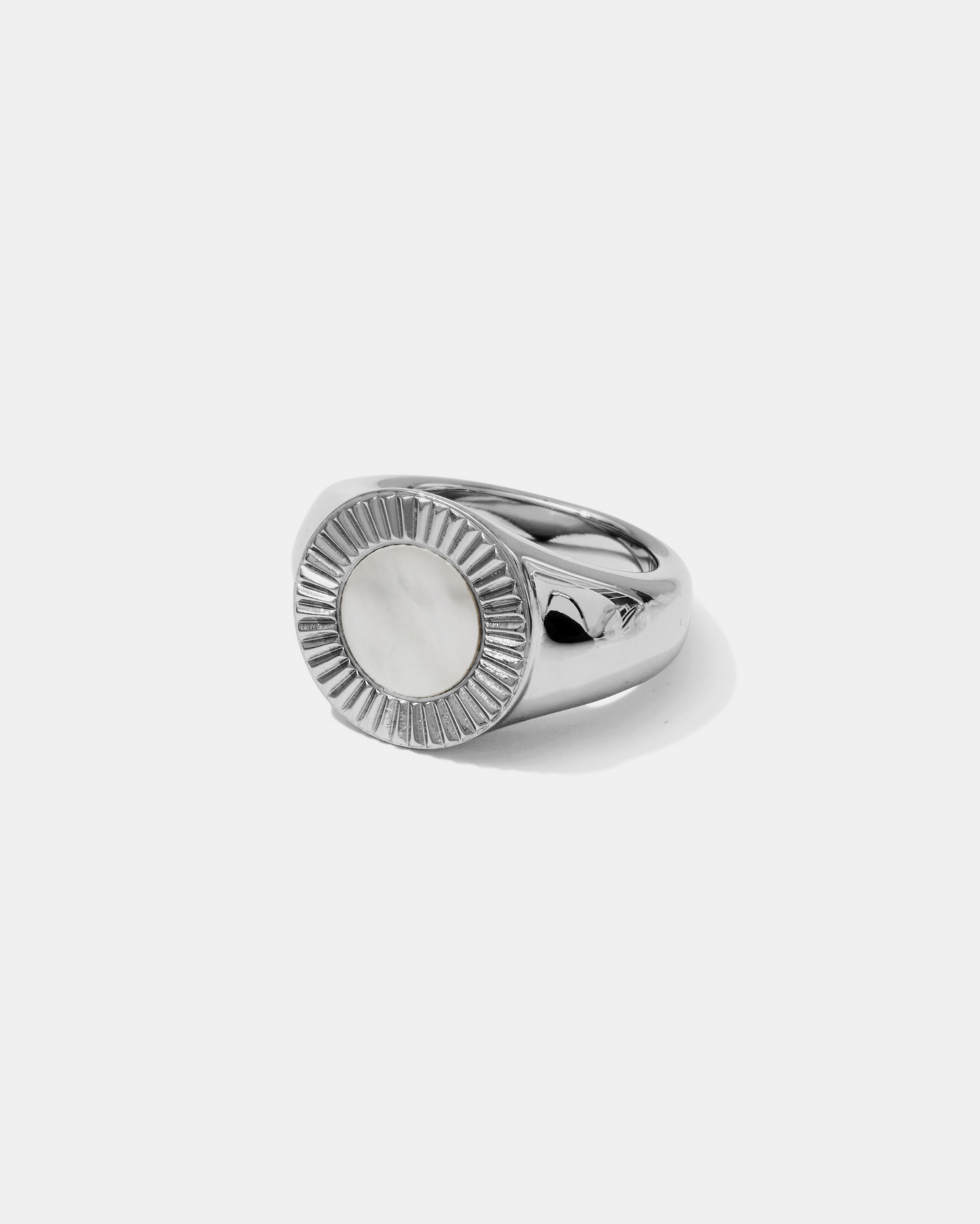 Bague Sceau Cannelée en Nacre